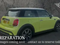 Usado Mini Cooper Exclusive 134 CV (98 kW) 2023 Amarillo Utilitario