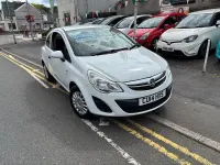 Used Vauxhall Corsa S 65 HP (47 kW) 2014 White Hatchback