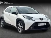 Used Toyota Aygo X 72 HP (52 kW) 2023 Pure white with black SUV