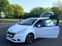 Used Peugeot 208 Access 82 HP (60 kW) 2013 White Hatchback