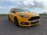 Used Ford Focus ST 185 HP (136 kW) 2017 Yellow Hatchback