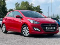 Used Hyundai i30 2016 Red Hatchback