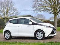 Used Toyota Aygo X-play 69 HP (50 kW) 2017 White Hatchback
