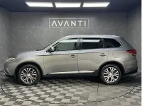 Usado Mitsubishi Outlander 147 HP (108 kW) 2017 Cinzento SUV