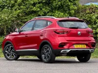 Używany MG ZS Exclusive 111 KM (81 kW) 2021 Czerwony SUV