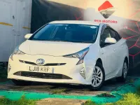Used Toyota Prius 122 HP (89 kW) 2022 White Hatchback