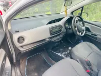 Begagnad Toyota Yaris Active 69 HK (50 kW) 2014 Vit Halvkombi