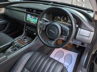 Second-hand Jaguar XF Portfolio 180 CP (132 kW) 2016 Negru Berlinǎ