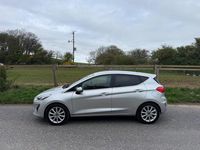 Usado Ford Fiesta Titanium 100 HP (73 kW) 2018 Prateado Citadino
