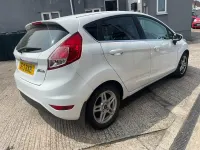 Used Ford Fiesta Zetec 82 HP (60 kW) 2013 White Hatchback