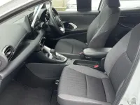 Begagnad Toyota Yaris 116 HK (85 kW) 2022 Vit Halvkombi