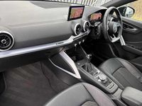 Begagnad Audi Q2 Black Edition 147 HK (108 kW) 2021 Blå SUV