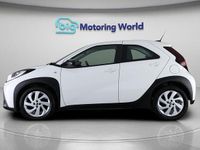Used Toyota Aygo X PURE 72 HP (52 kW) 2022 White SUV