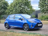 Used Toyota Yaris Hybrid 100 HP (73 kW) 2019 Blue Hatchback