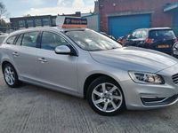 Usado Volvo V60 SE Lux 115 CV (84 kW) 2015 Plateado Familiar