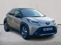 Used Toyota Aygo X 72 HP (52 kW) 2024 Beige SUV