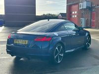 Używany Audi TT Black Edition 230 KM (169 kW) 2017 Niebieski Coupe