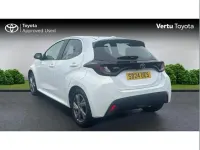 Used Toyota Yaris 113 HP (83 kW) 2024 White Hatchback