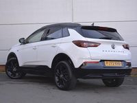 Used Vauxhall Grandland X GS Line 130 HP (95 kW) 2022 White SUV