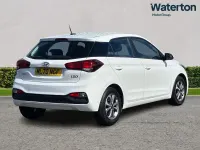 Used Hyundai i20 SE 84 HP (61 kW) 2020 White Hatchback