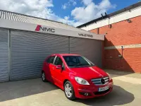 Used Mercedes B200 SE 2010 Red MPV