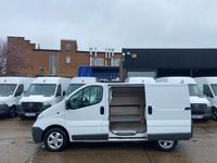 Used Vauxhall Vivaro 90 HP (66 kW) 2014 White MPV
