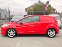 Second-hand Ford Fiesta Sport 2012 Roșu Van