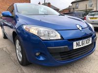 Used Renault Mégane III Dynamique 110 HP (80 kW) 2011 Blue Hatchback