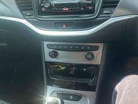 Used Vauxhall Astra 2017 White Hatchback