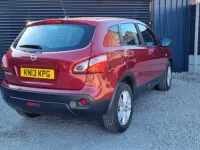 Usado Nissan Qashqai Acenta 117 HP (86 kW) 2013 Vermelho SUV