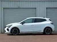 New Renault Clio Techno 143 HP (105 kW) 2025 White Hatchback