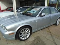 Usado Jaguar XJ Sovereign 238 HP (175 kW) 2007 Prateado Sedan