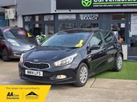 Używany Kia Ceed 2014 Czarny Hatchback