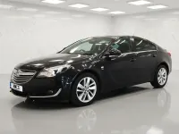 Usado Vauxhall Insignia SRi 140 CV (102 kW) 2015 Negro Utilitario