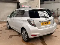 Used Toyota Yaris Hybrid Trend 101 HP (74 kW) 2014 Silver Hatchback