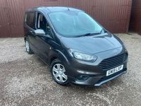 Usado Ford Tourneo Courier Zetec 100 CV (73 kW) 2019 Gris Monovolumen