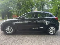 Begagnad Mazda 2 2015 Svart Halvkombi