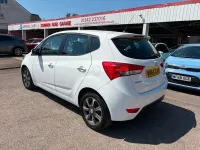 Used Hyundai ix20 SE 90 HP (66 kW) 2015 White Hatchback