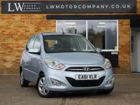 Usado Hyundai i10 Style 86 HP (63 kW) 2011 Prateado Citadino