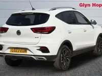 Używany MG ZS Exclusive 111 KM (81 kW) 2023 Biały SUV