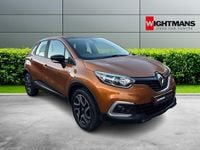 Used Renault Captur Dynamique 90 HP (66 kW) 2017 Orange SUV