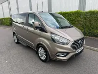 Usado Ford Transit Titanium 130 CV (95 kW) 2019 Plateado Monovolumen