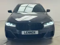 Begagnad BMW 530e M Sport 2023 Grå Sedan