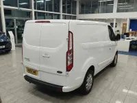 Begagnad Ford Transit Custom Limited 125 HK (91 kW) 2015 Vit Van