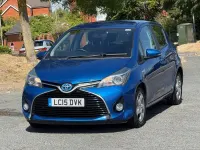 Used Toyota Yaris 101 HP (74 kW) 2015 Blue Hatchback