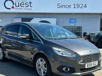 Usado Ford S-MAX Titanium 180 CV (132 kW) 2018 Gris Monovolumen