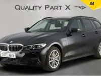 Begagnad BMW 330e 2020 Svart Kombi