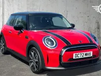 Usado Mini Cooper Classic 134 HP (98 kW) 2023 Vermelho Citadino