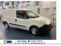 Used Vauxhall Combo 90 HP (66 kW) 2015 White MPV