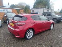 Usado Lexus CT200h 136 CV (100 kW) 2014 Rojo Utilitario